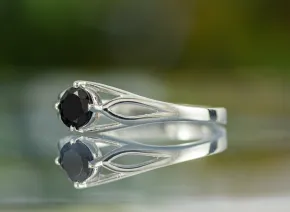 Δαχτυλίδι με Μαύρο Τουρμαλίνη 5mm