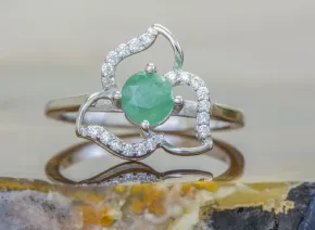 Ασημένιο δαχτυλίδι με Σμαράγδι (Emerald)