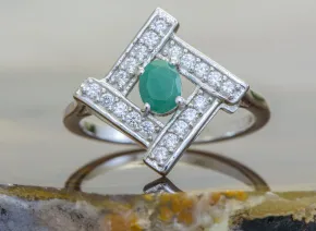Ασημένιο δαχτυλίδι με Σμαράγδι (Emerald)