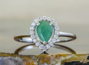 Ασημένιο δαχτυλίδι με Σμαράγδι (Emerald)